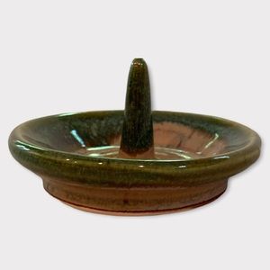 Earth & Fire HHB 10 pottery ring holder
